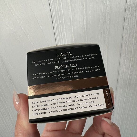 Revolution Skin Charcoal Face Mask For Blemishes - Picture 3 of 6